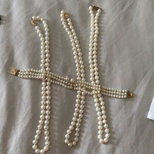 Elegant Pearl Necklace and Bracelet Set